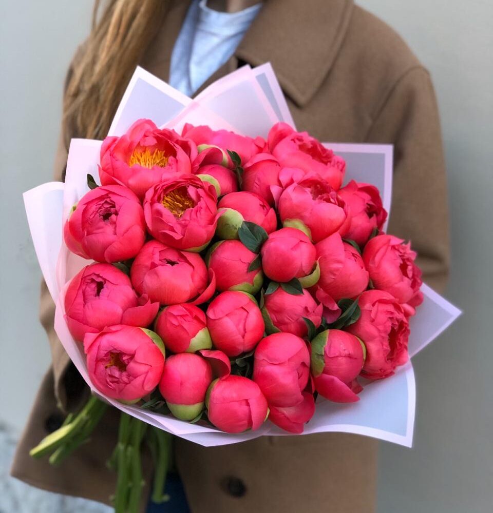 Букет коралловых пионов Coral sunset Букет коралловых пионов Coral sunset