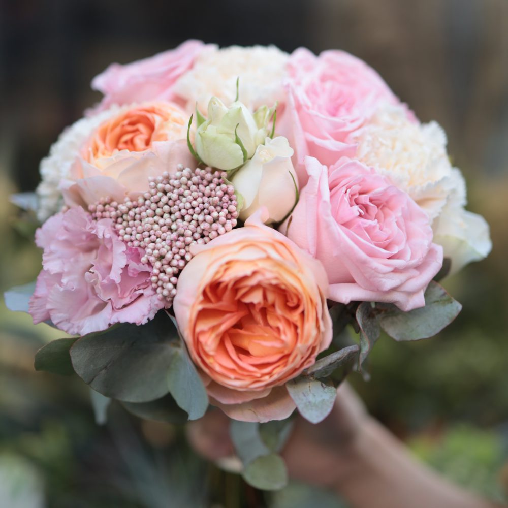 Букет невесты "Париж" в розово-персиковой гамме