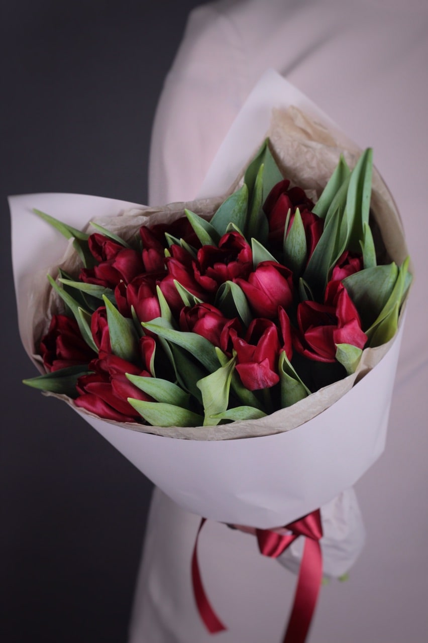 Монобукет 15 красных тюльпанов