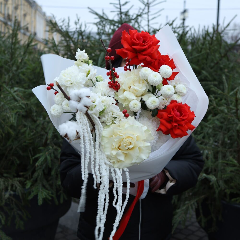 Букет с хлопком и розами Зимний контраст